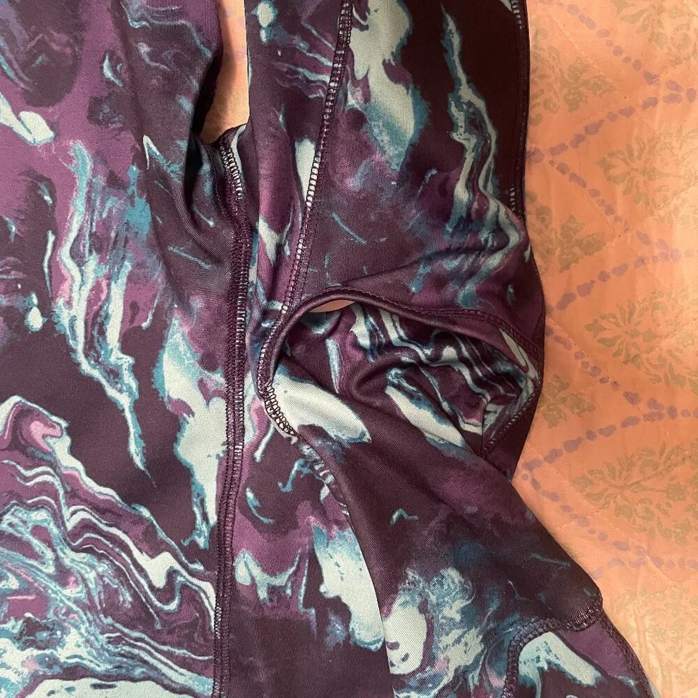 VEVO ACTIVE WOMENS HIGH -WAISTED TECH CAPRI LEGGINGS LARGE NEVER WORN. - Picture 3 of 5
